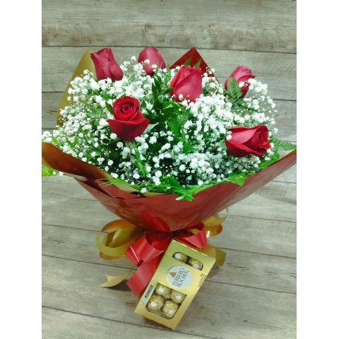 Buquê Tradicional com 6 Rosas Vermelhas + Chocolate